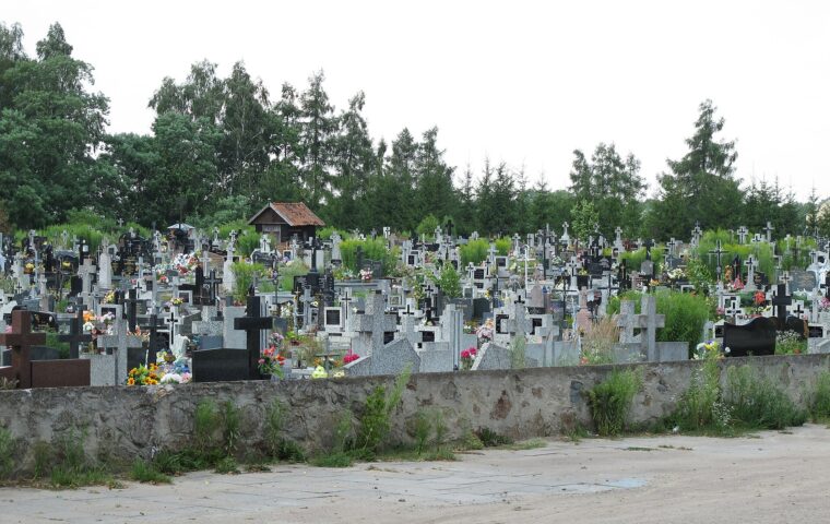 Cmentarz parafialny w Krypnie Kościelnym